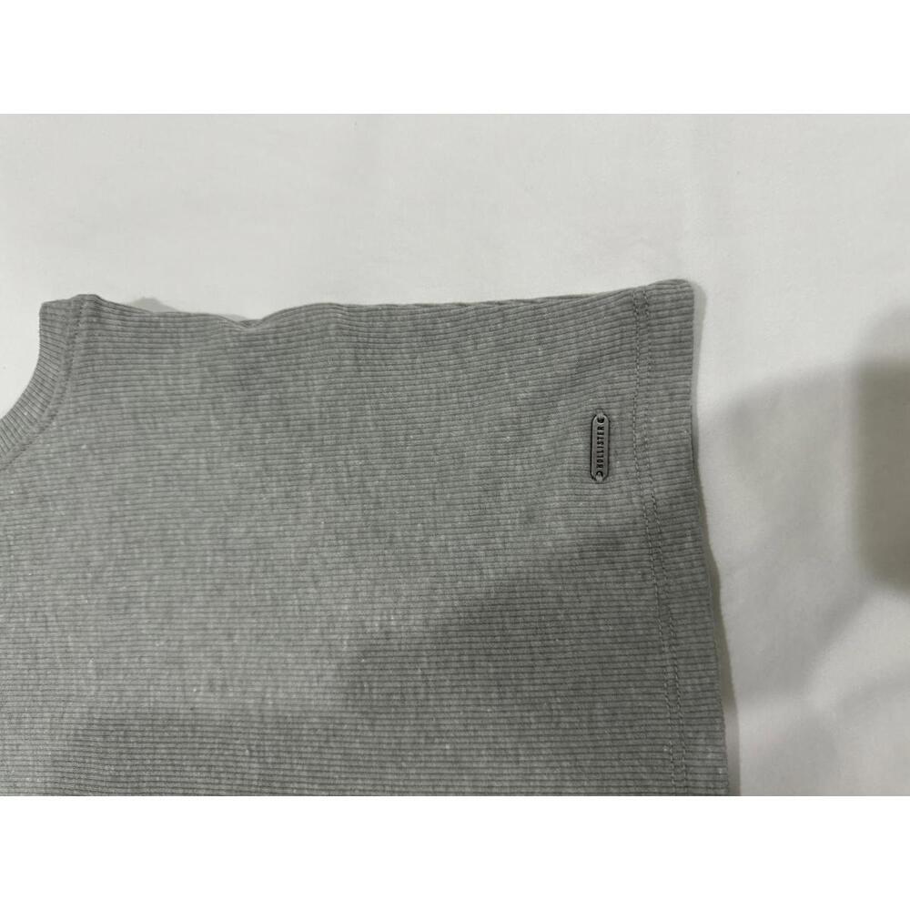 NWT Hollister Gray High Neck Ribbed Cotton Cropped Tank Top- Size Medium - Picture 3 of 8